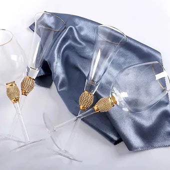 DIAMOND WINE GLASS GOLD